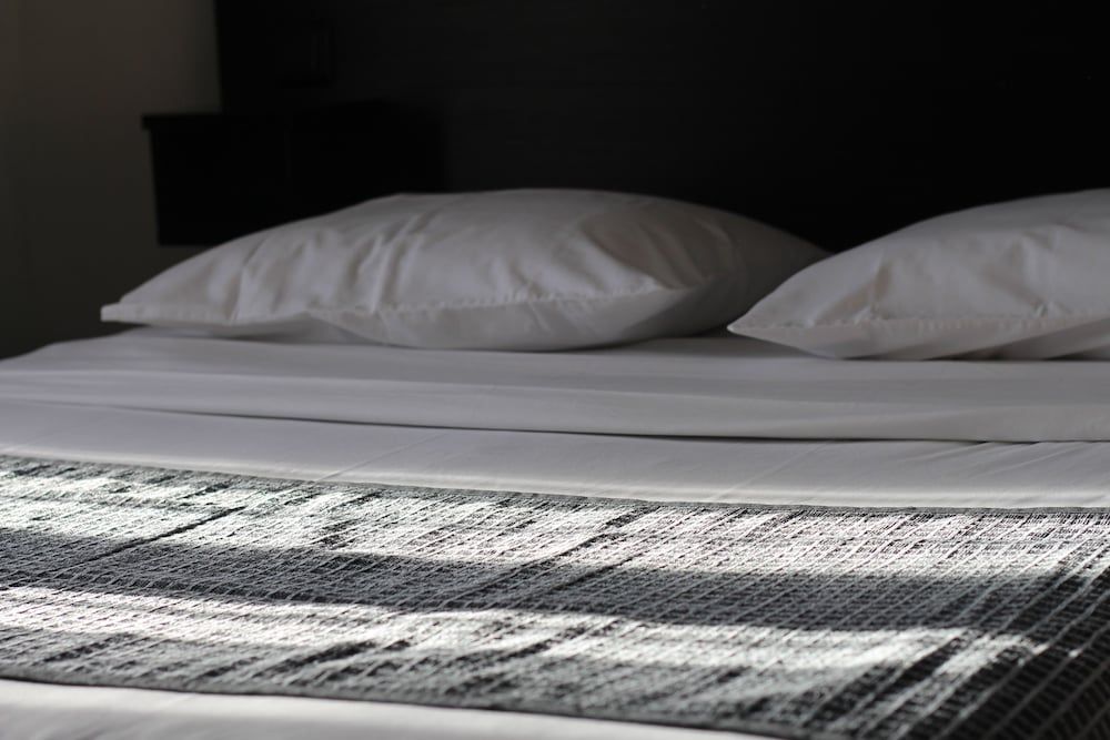 Hôtel de l'Exposition République Triple Room 6