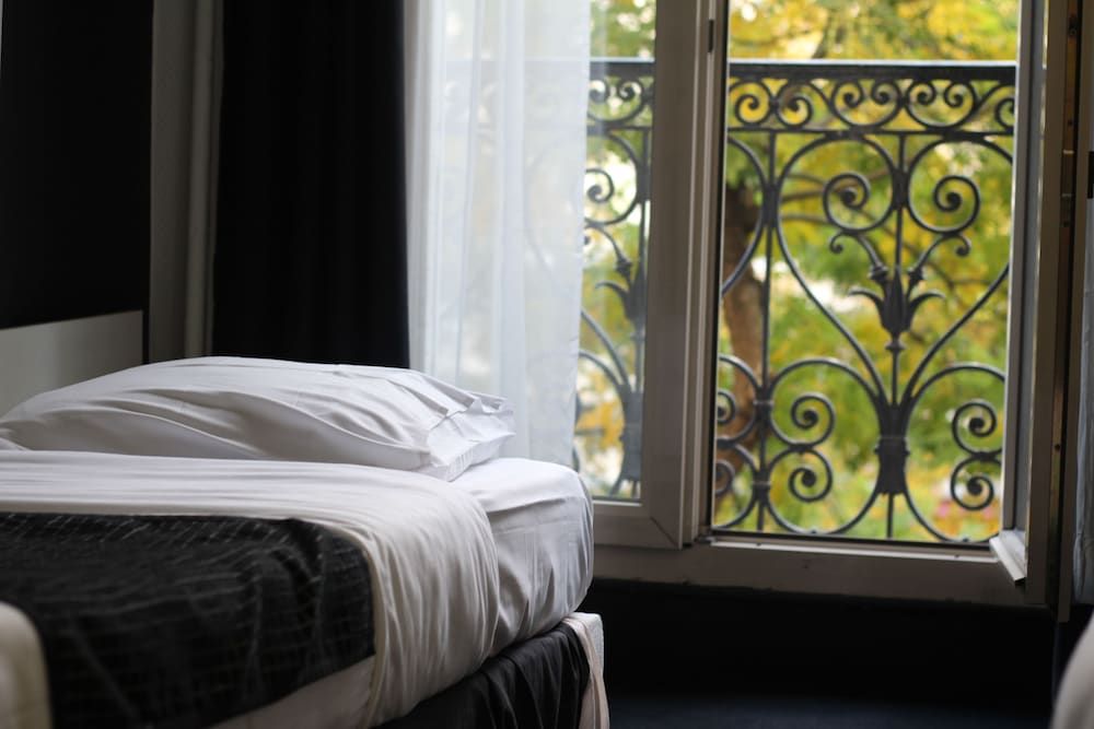 Hôtel de l'Exposition République Triple Room 13