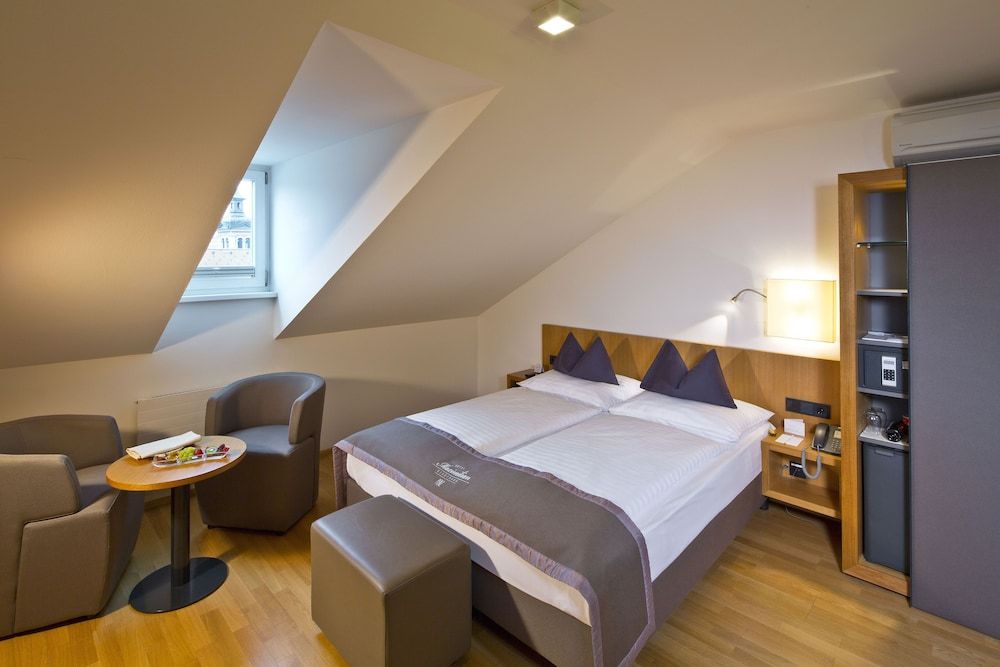 Hotel Maximilian Stadthaus Penz Attic Room 3