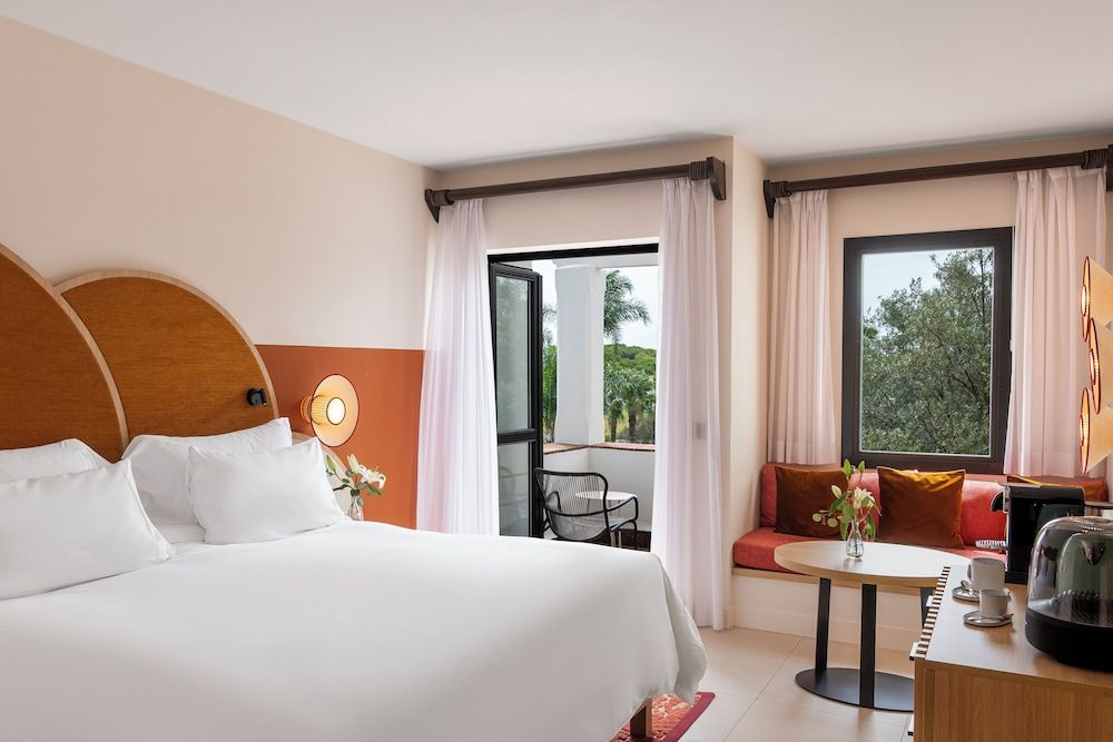 Family Room, 1 King Bed, Terrace (SO Comfy)