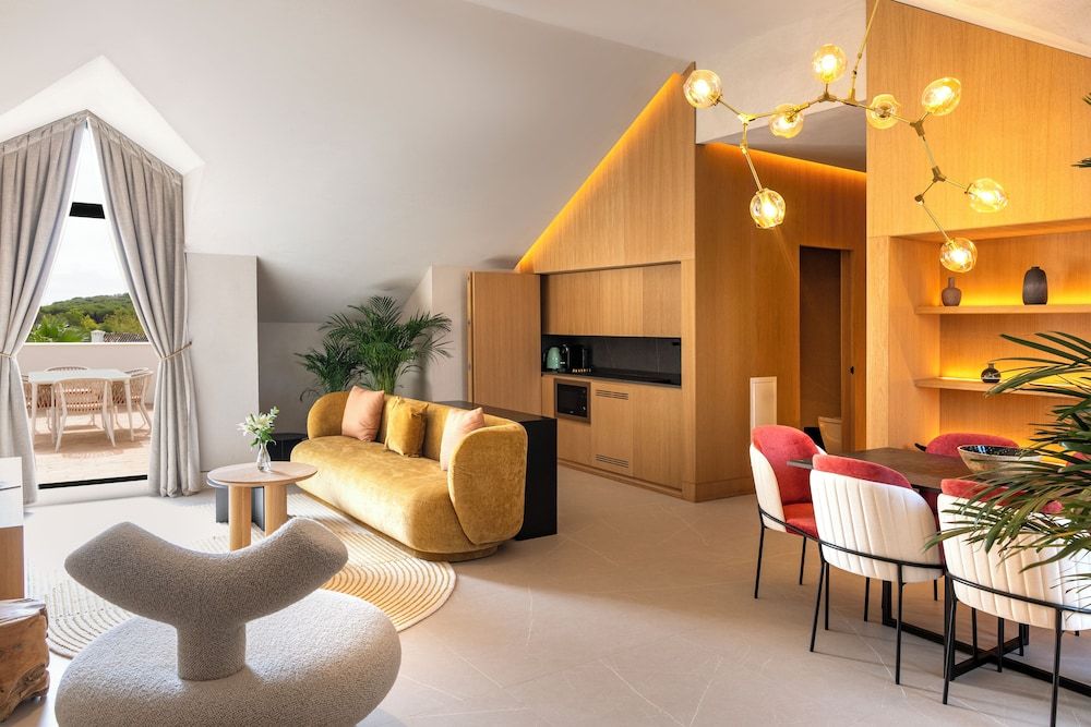 Suite, 1 King Bed, Terrace (Almenara)
