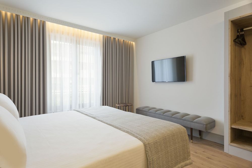 undefined Acta The Avenue