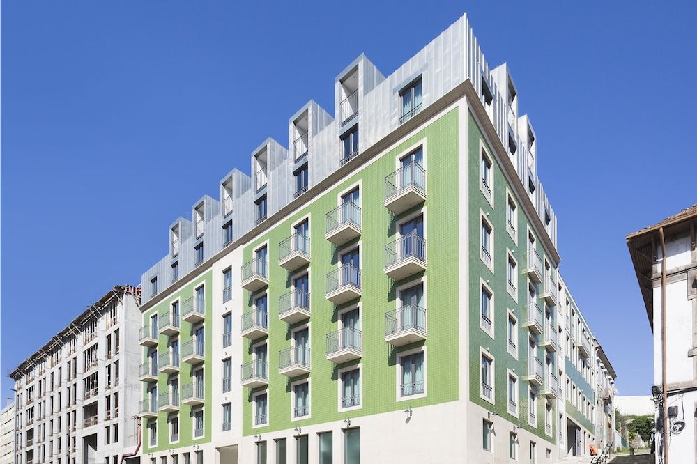 undefined Acta The Avenue 6