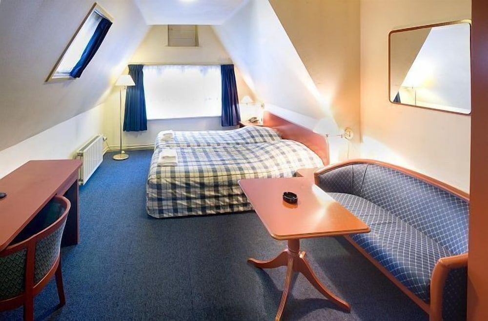 Hotel Prins Hendrik Double or Twin Room 2