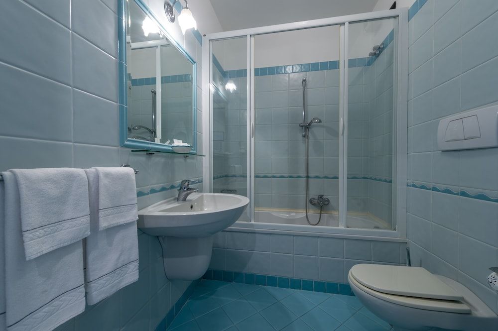 undefined Hotel La Pergola 7