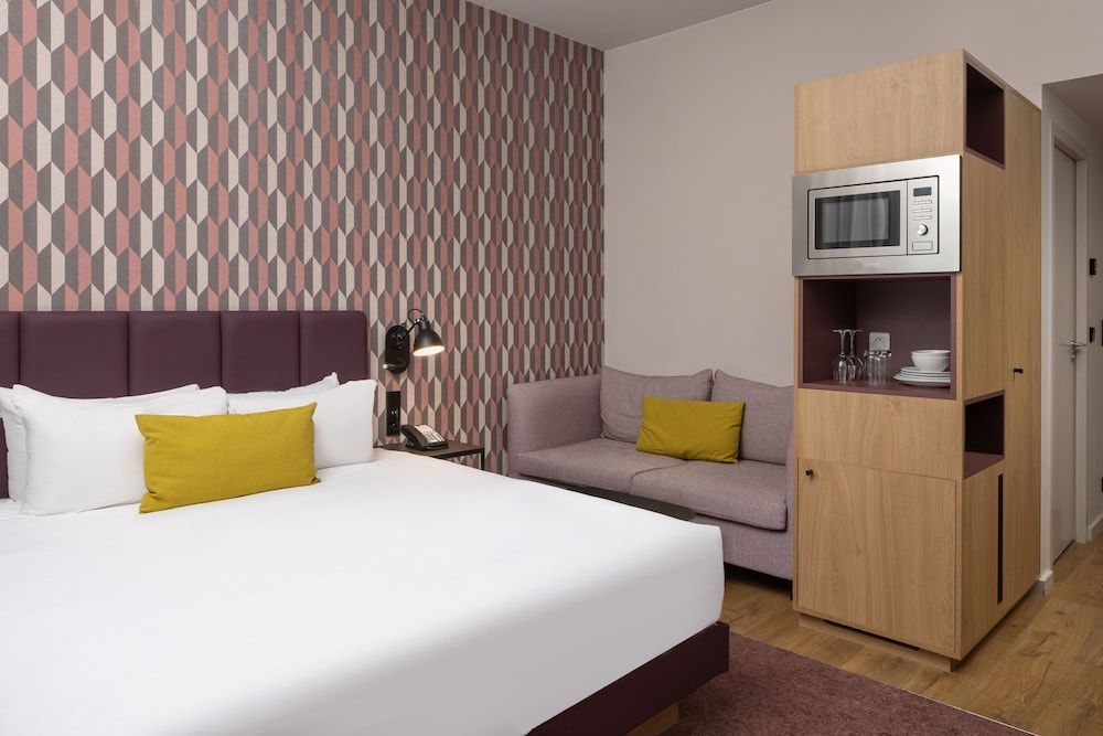 Hyatt House Paris Charles de Gaulle Airport Room, 1 King Bed 4