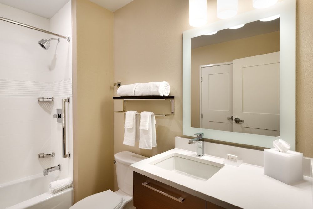 Studio, 1 King Bed with Sofa bed (Hearing Accessible)