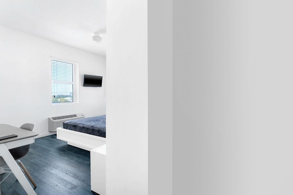 undefined The Variety by LuxUrban 9