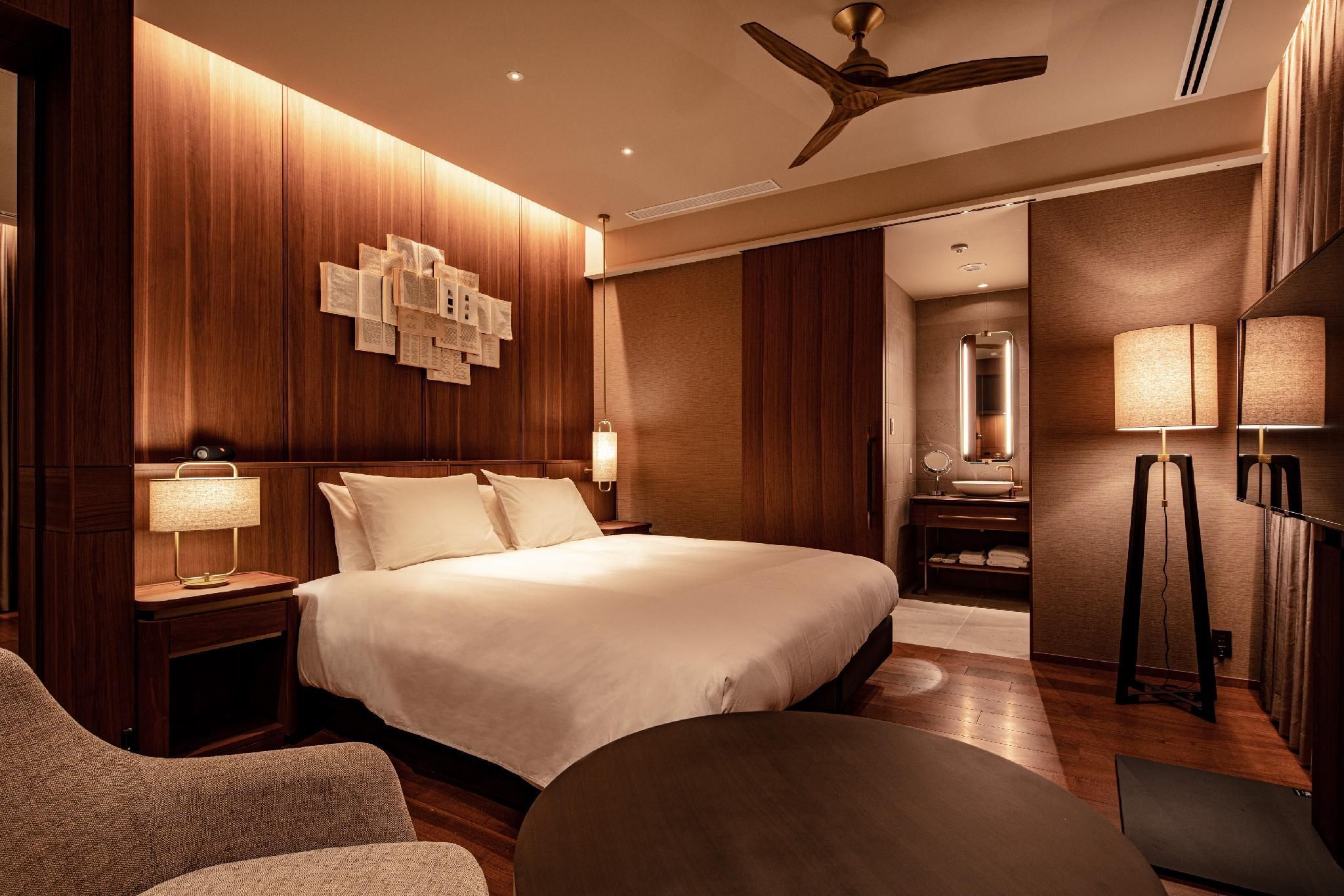 Episode 2 - Executive Double Room Non-Smoking Executive Lounge Access Included