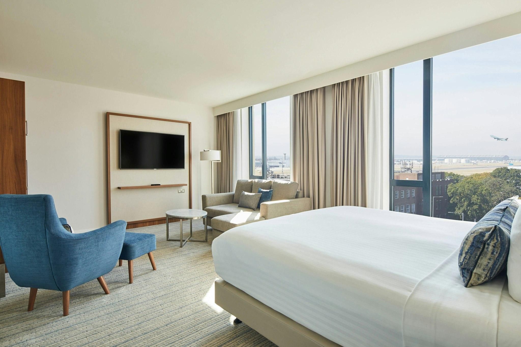 undefined Courtyard by Marriott London Heathrow Airport 4