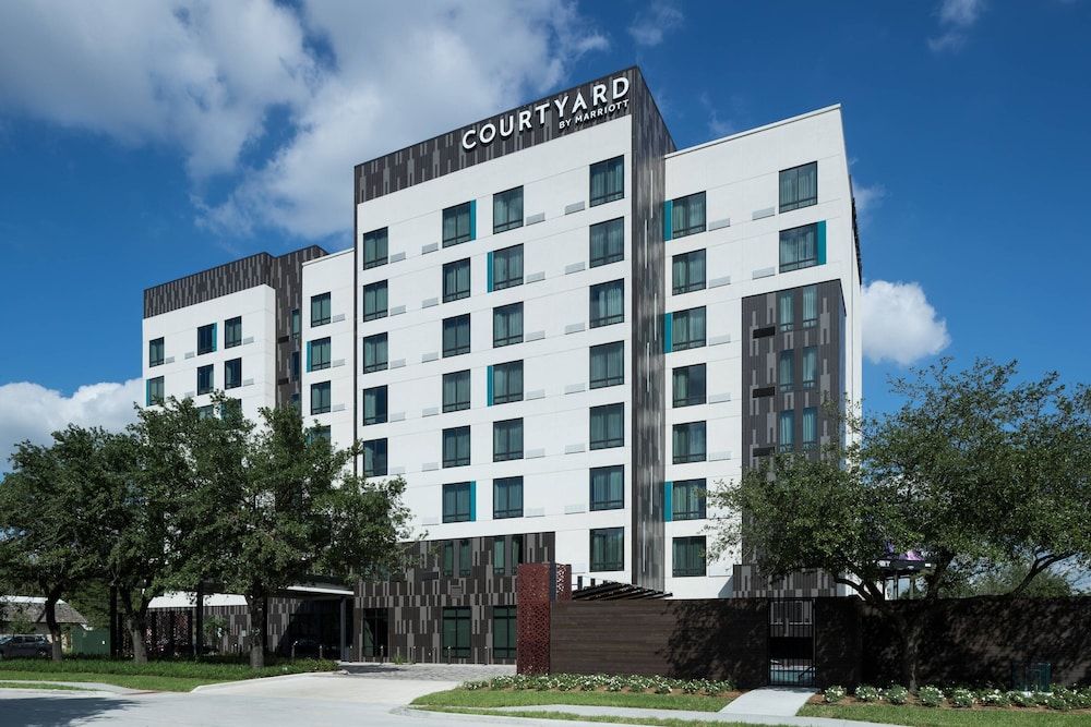 undefined Courtyard by Marriott Houston Heights/I-10 8