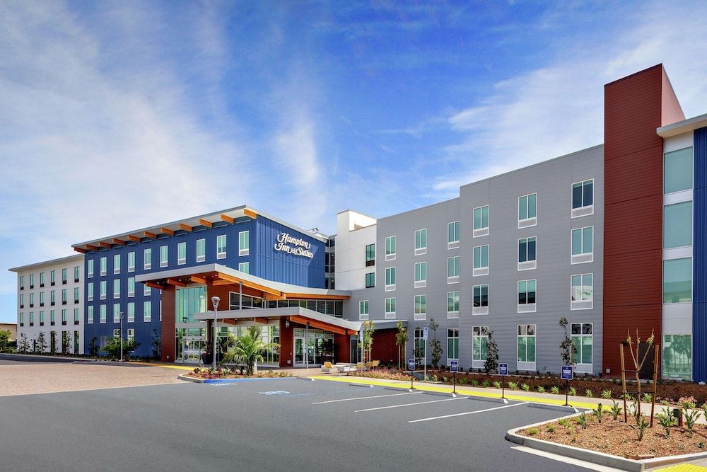 undefined Hampton Inn & Suites San Diego Airport Liberty Station 5
