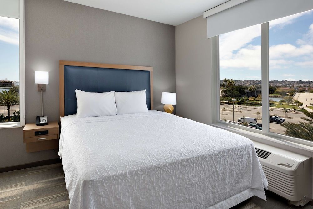 undefined Hampton Inn & Suites San Diego Airport Liberty Station 2
