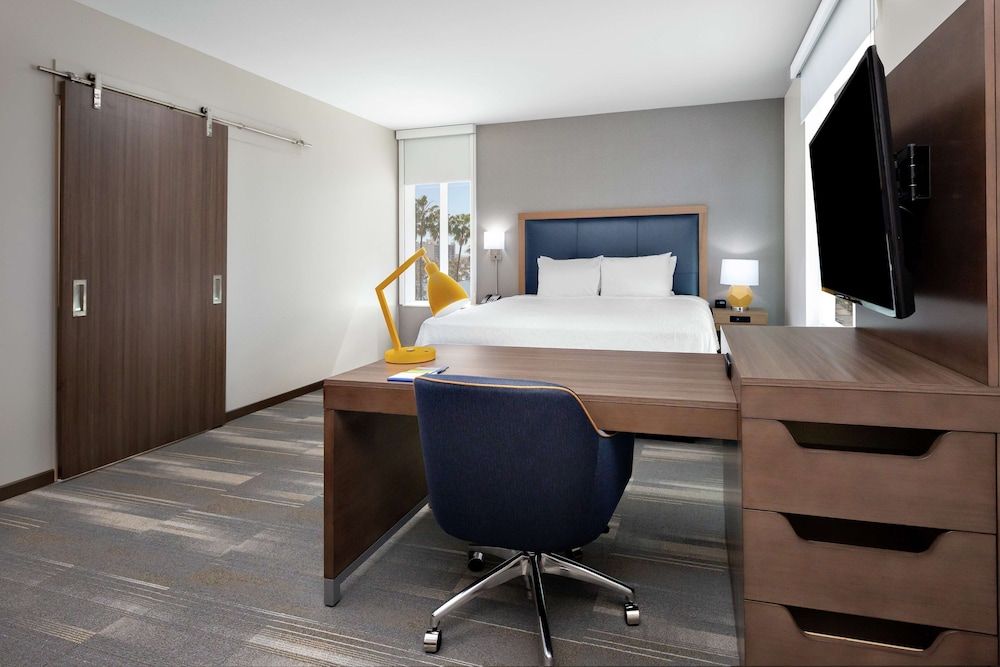 undefined Hampton Inn & Suites San Diego Airport Liberty Station 8