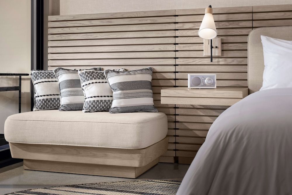 One King Bed, Ocean View (Patio)