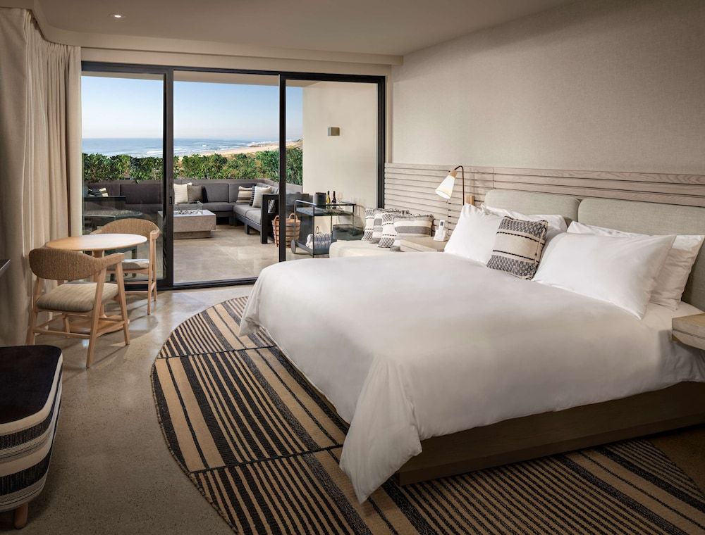 One King Bed, Coastline View (Fire Pit)