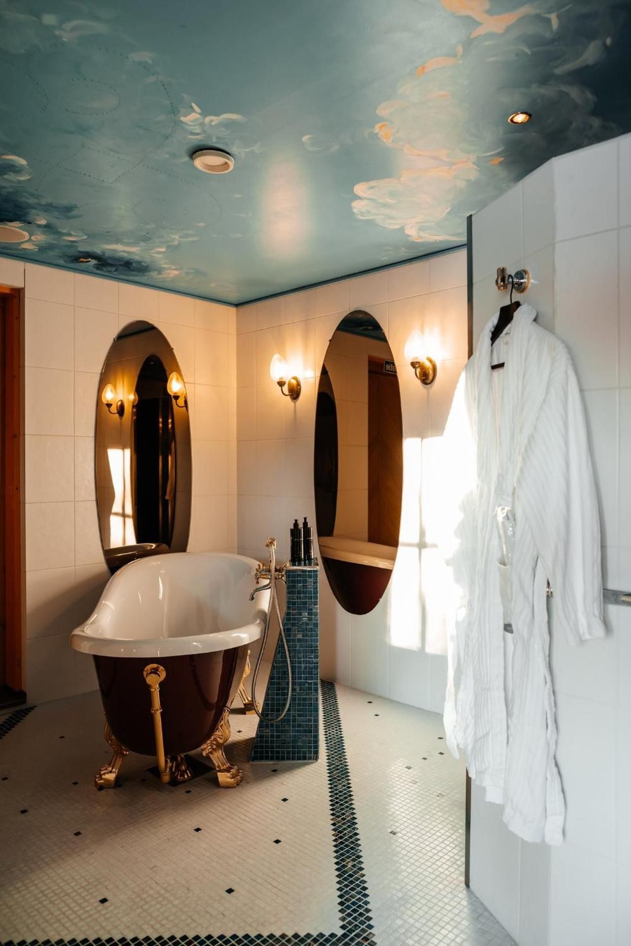 Queen Suite
