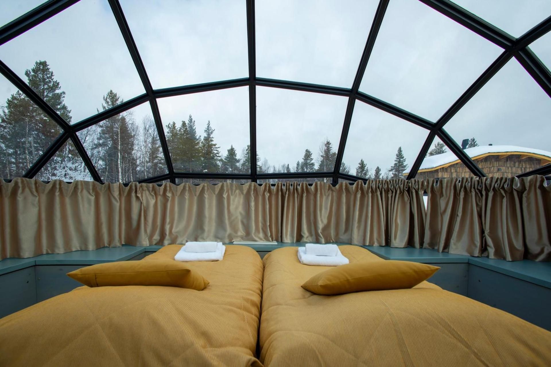 West Glass Igloo (2 Adults)