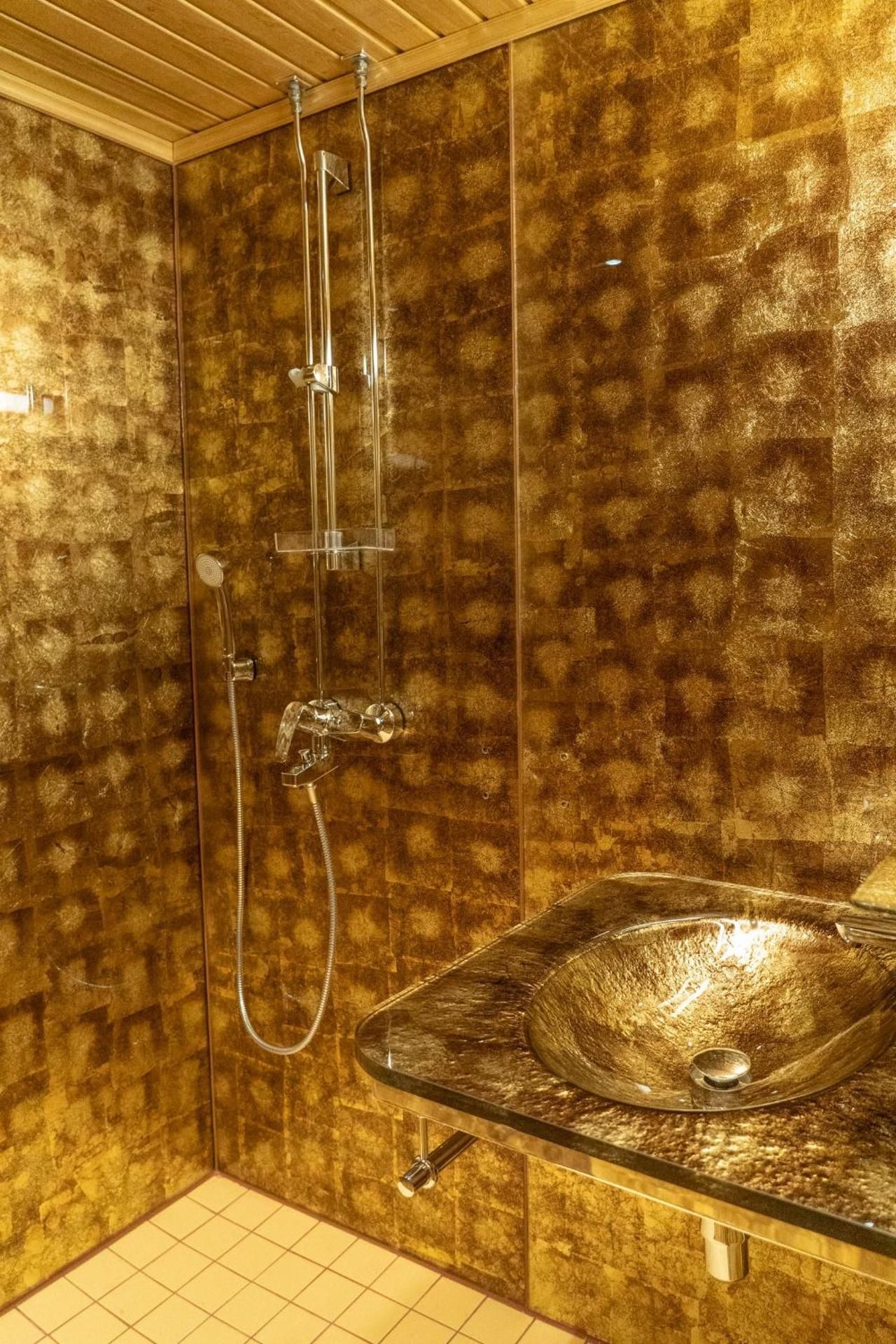 Large Glass Igloo (West Village)
