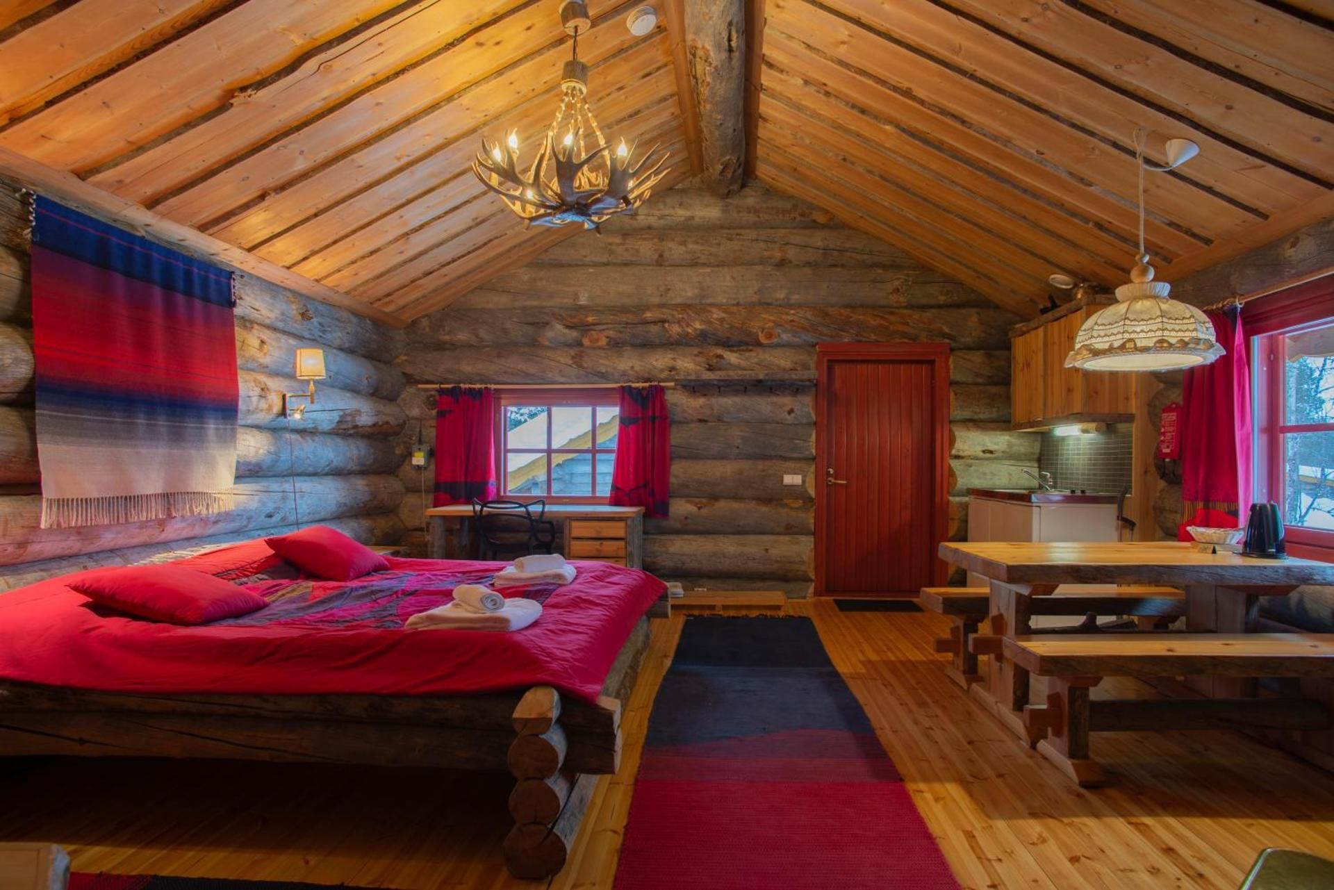 Small Chalet (West Village)