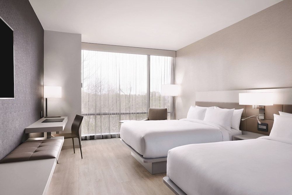 Room, 2 Queen Beds, Non Smoking, Corner