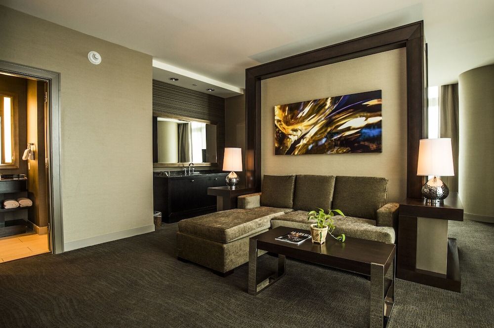 Wind Creek Casino & Hotel Wetumpka Accessible Corner Suite King Non-Smoking