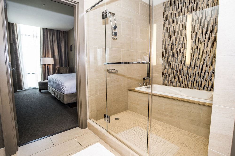 Wind Creek Casino & Hotel Wetumpka Accessible Platinum King Suite Non-Smoking 5