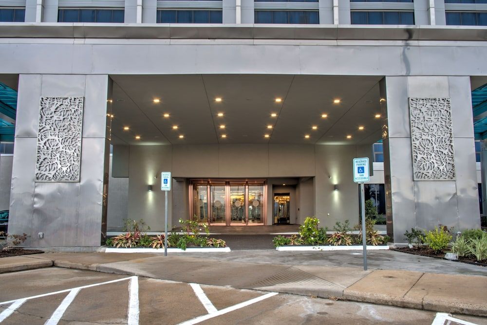 undefined DoubleTree by Hilton Houston Brookhollow
