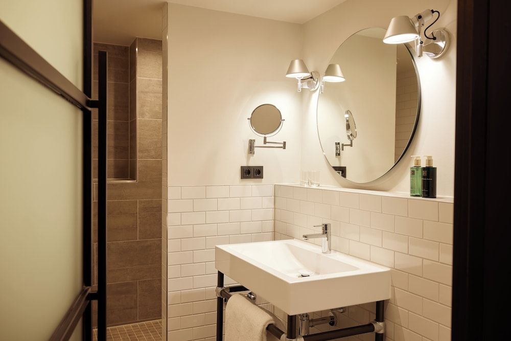 Gastwerk Hotel Hamburg S Loft Atrium 3