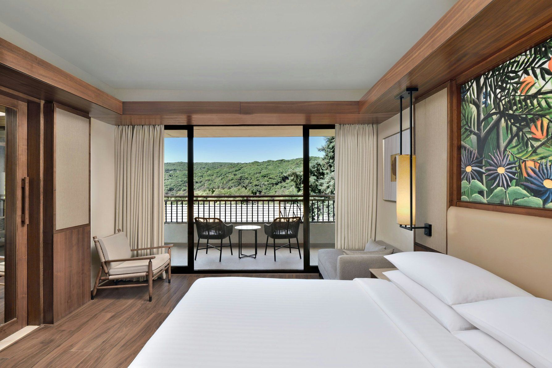 Deluxe Room with Bathtub, Deluxe Guest room, 1 King, Balcony