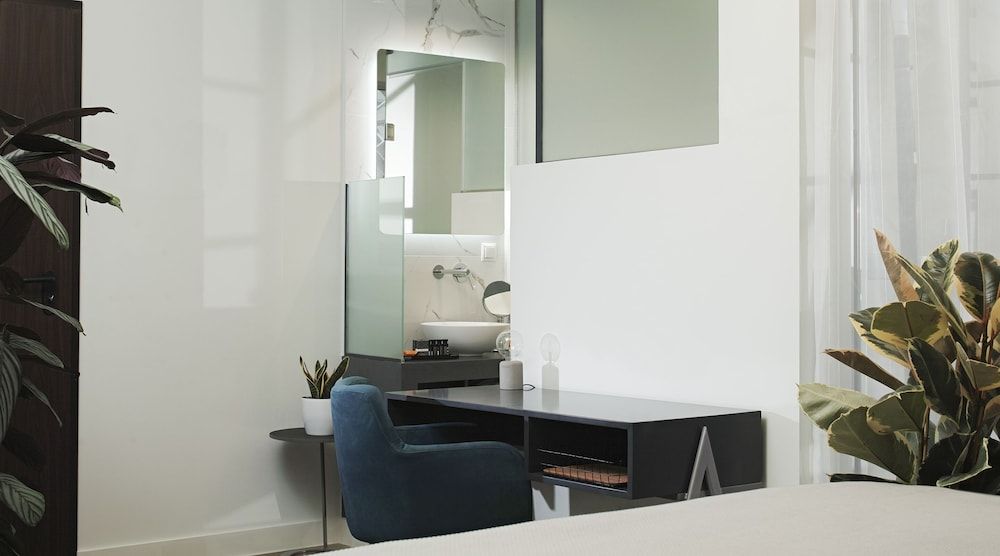 The Gem Society Hotel Standard Room 3