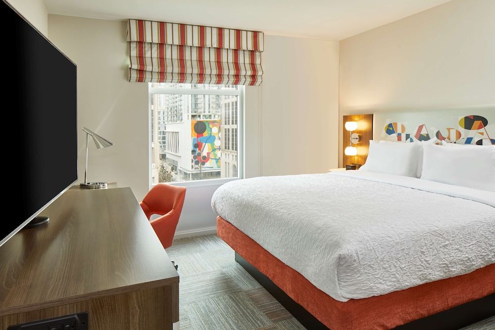 Room, 1 King Bed, Accessible (Bathtub)