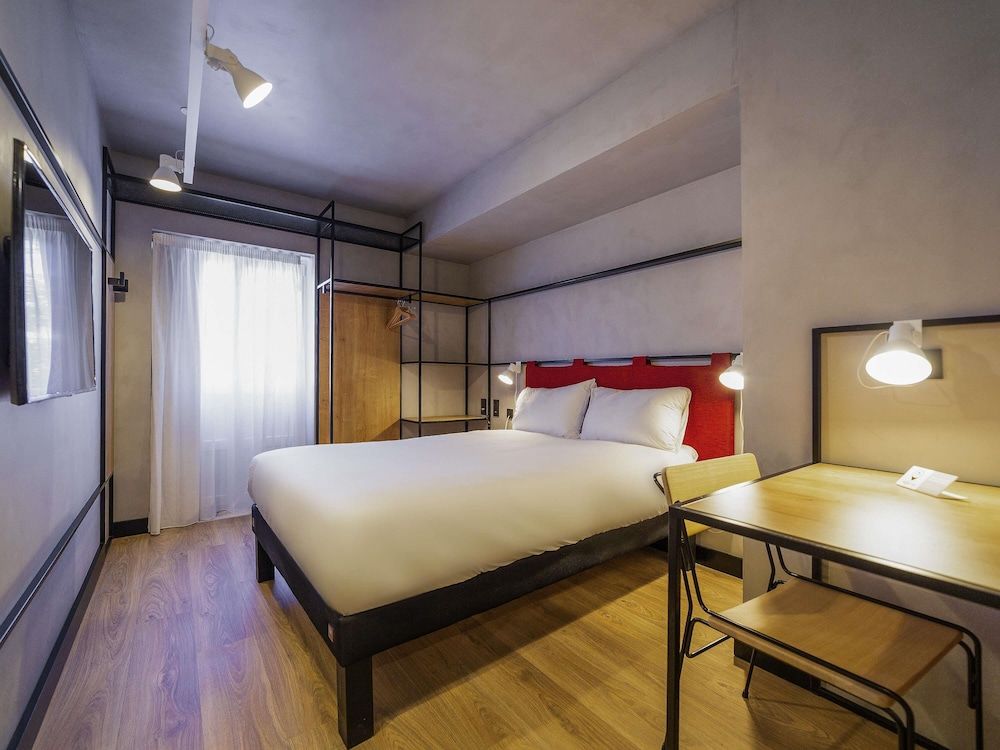 undefined ibis Porto Centro Mercado Bolhao 4