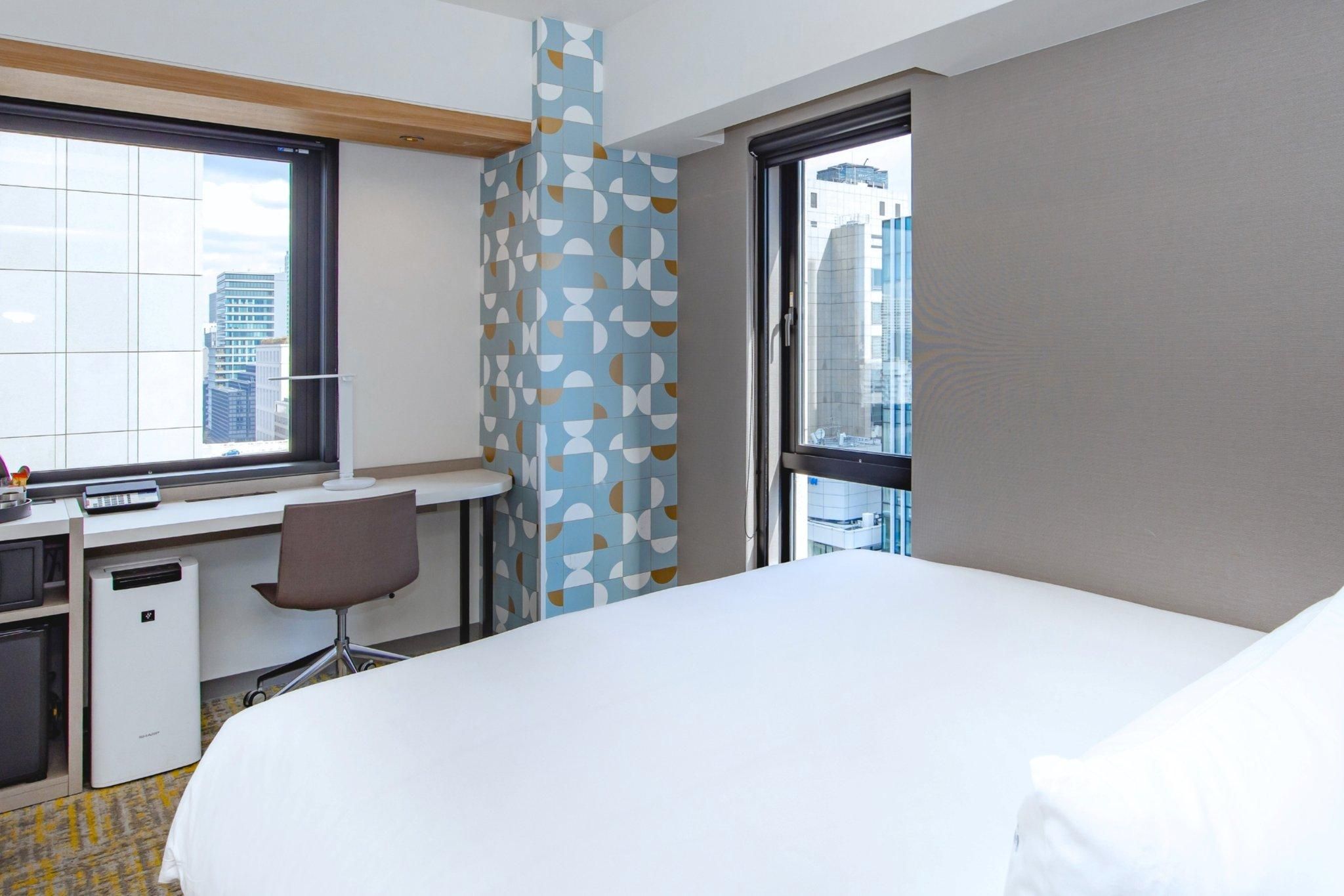 1 King Corner High Floor With Free Breakfast