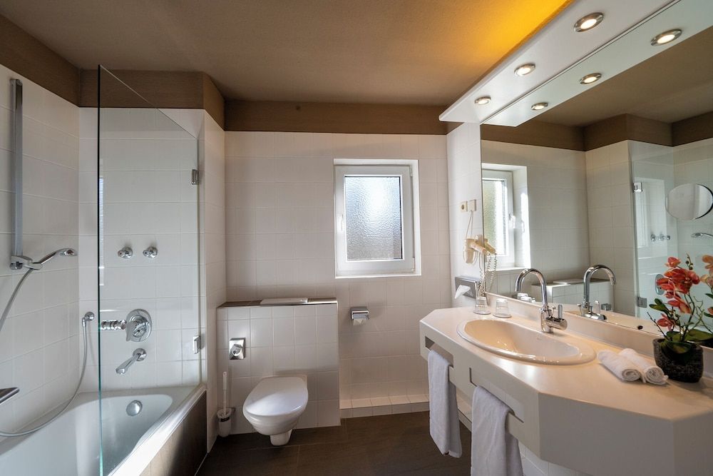 Parkhotel Berghoelzchen Exclusive Double Room 5