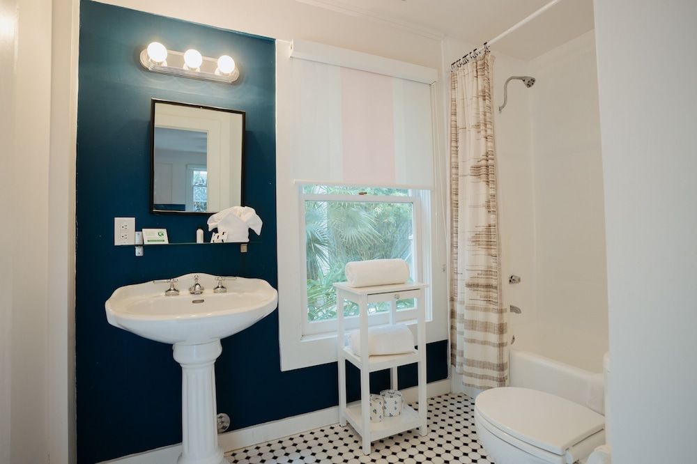 Miami River Inn By Renzzi Standard Plus 5