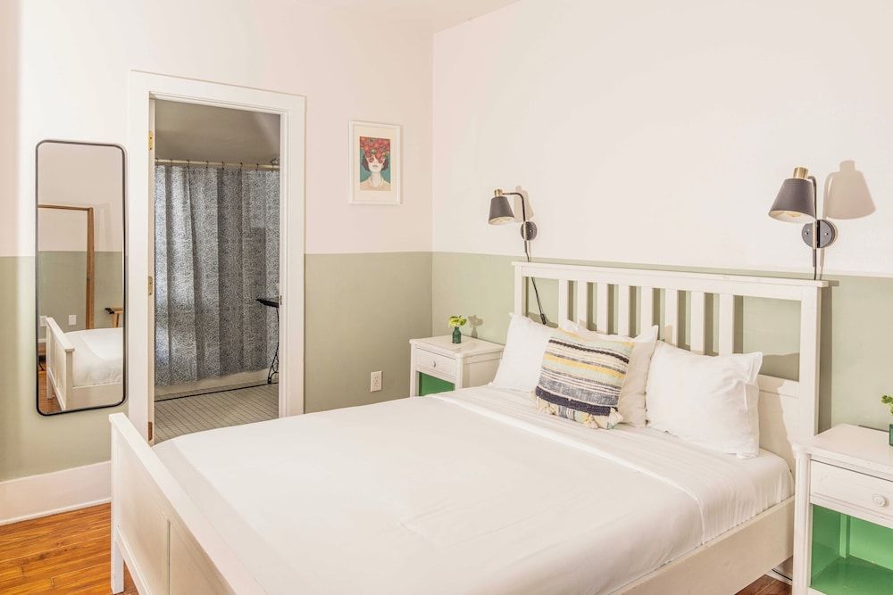 undefined Miami River Inn By Renzzi 4