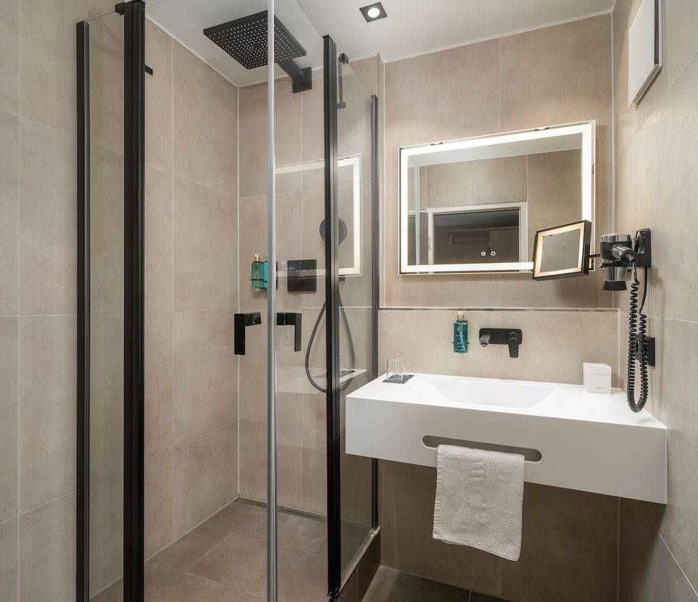 AWA Hotel Standard Double Room, City View 6