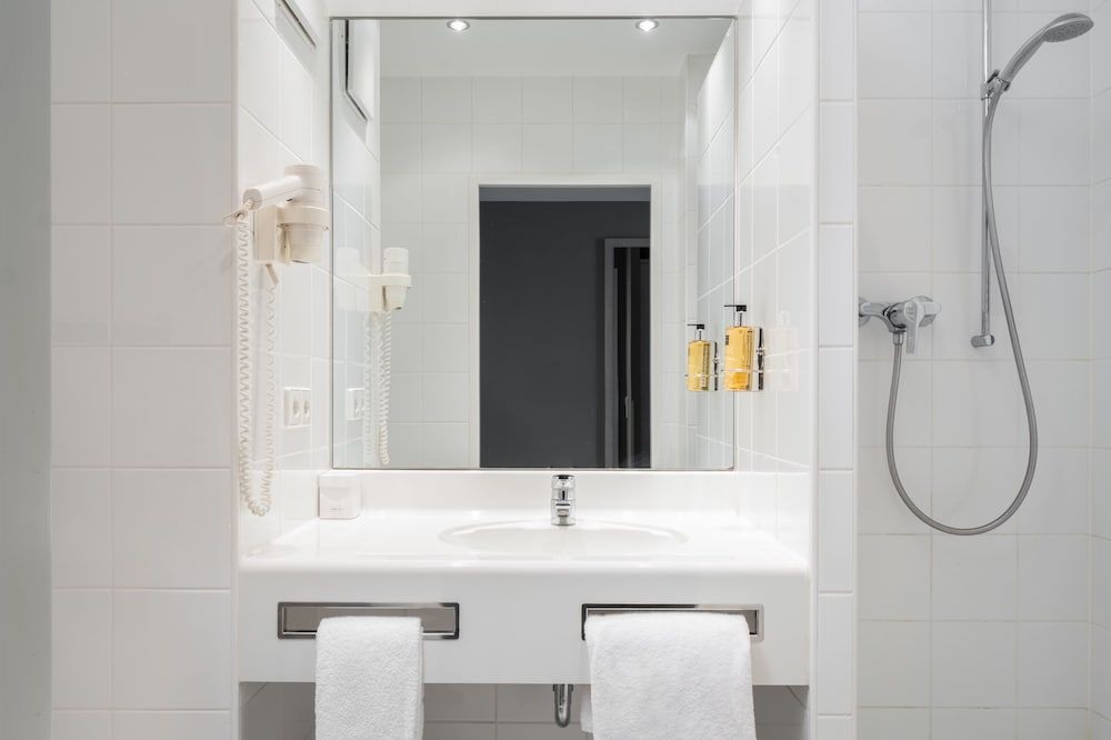 AWA Hotel Standard Double Room, City View 5