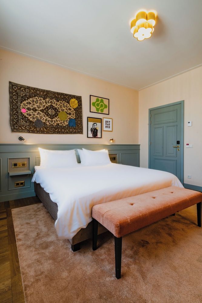 Hotel Mercier Deluxe Double Room 3