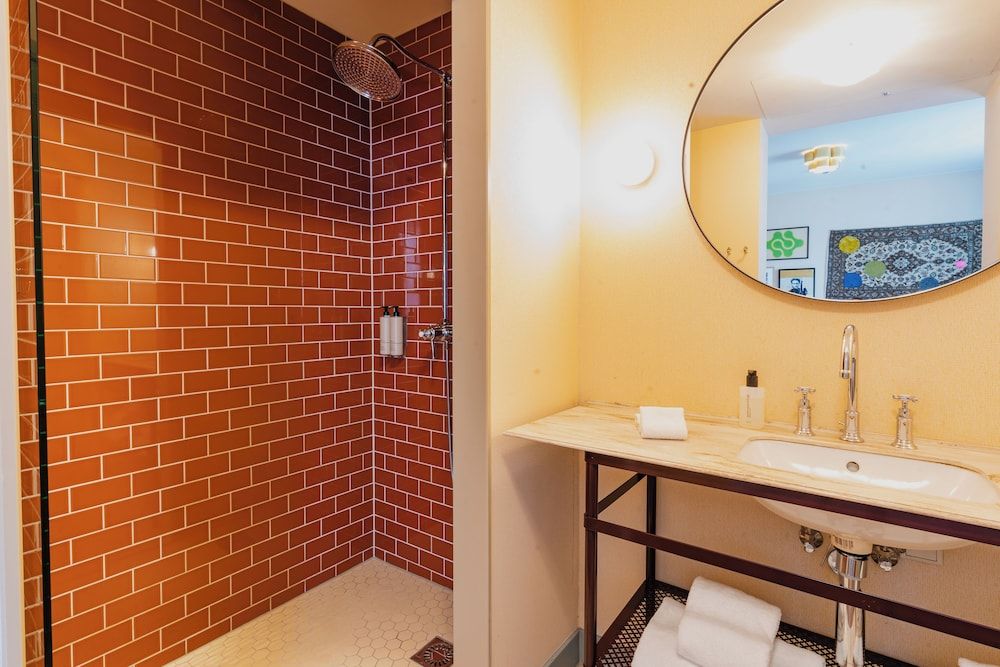 Hotel Mercier Deluxe Double Room 12