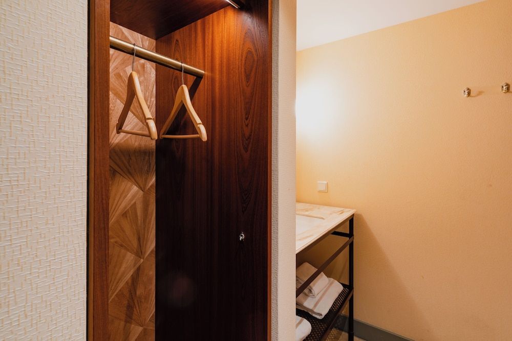 Hotel Mercier Deluxe Double Room 15