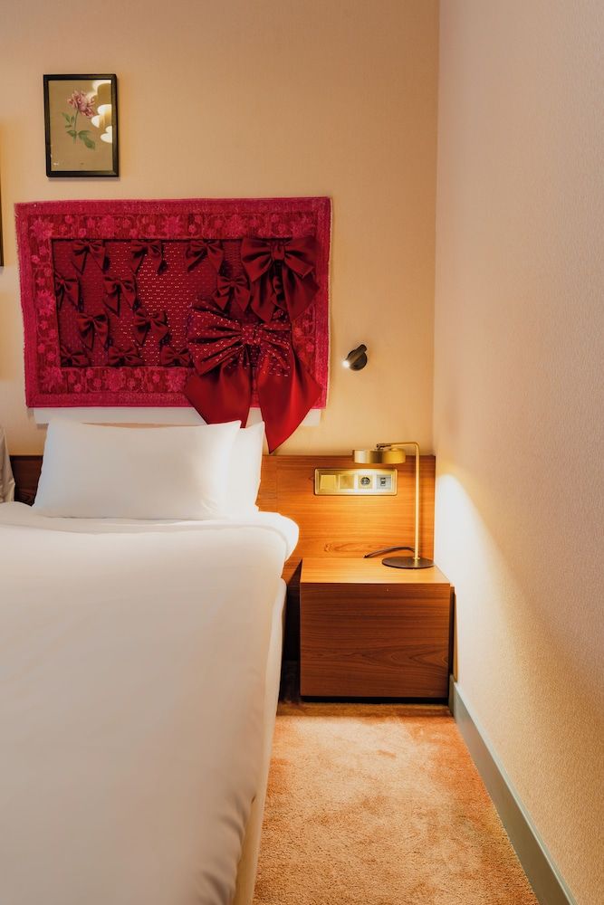 Hotel Mercier Deluxe Double Room 26