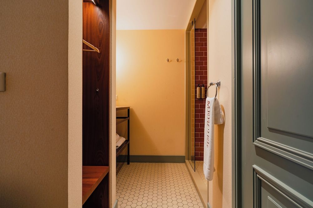 Hotel Mercier Deluxe Double Room 21