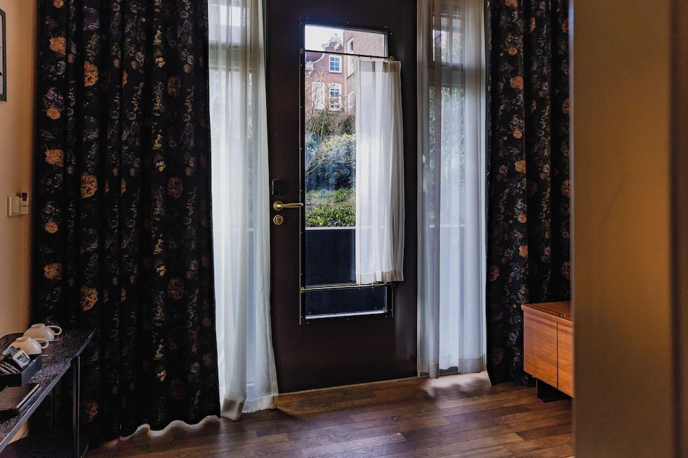 Hotel Mercier Deluxe Double Room 28