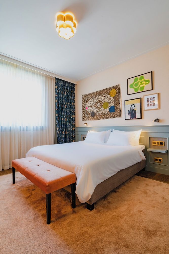 Hotel Mercier Deluxe Double Room 7