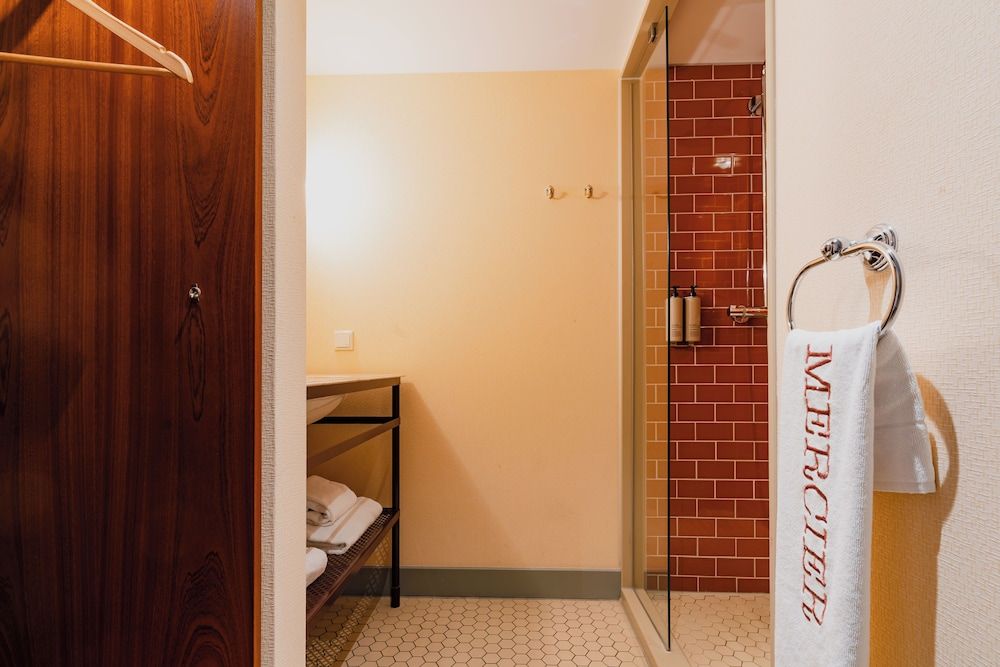 Hotel Mercier Deluxe Double Room 16