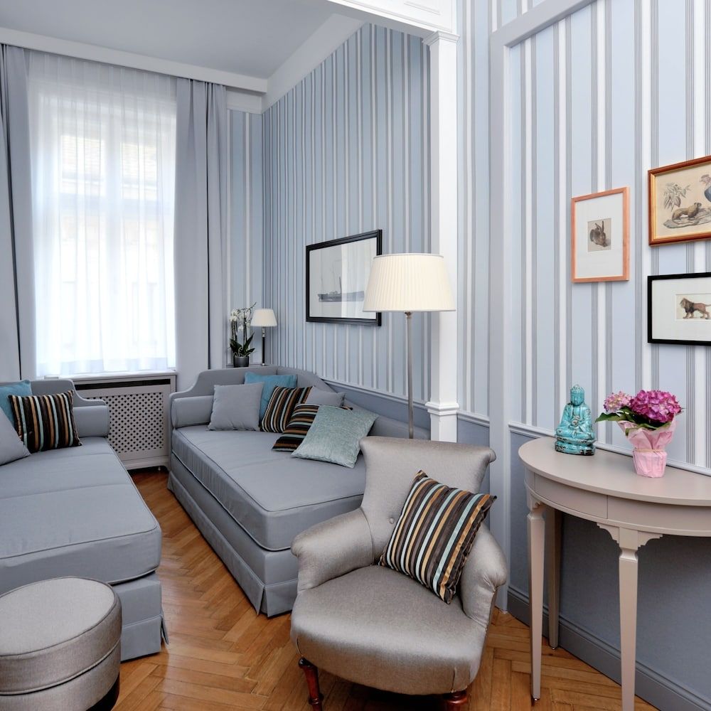 undefined Hotel Kärntnerhof 9