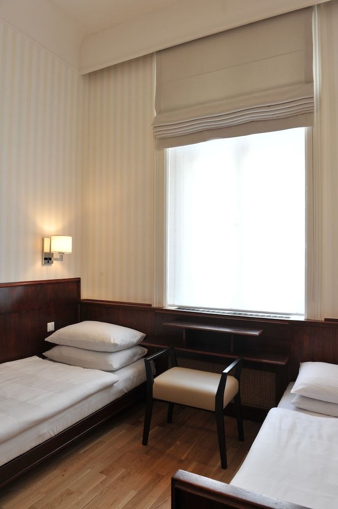 Hotel Kärntnerhof Economy Twin Room, 2 Twin Beds 3