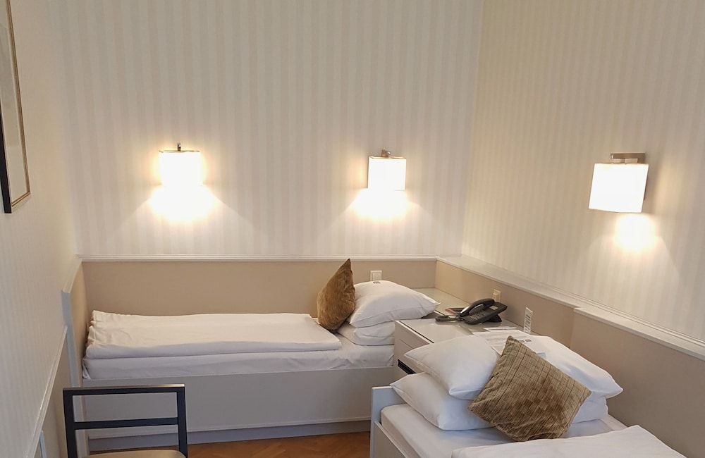 Hotel Kärntnerhof Economy Twin Room, 2 Twin Beds